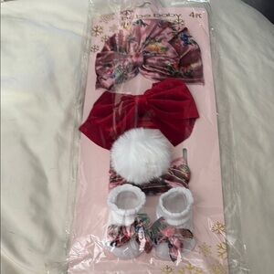Winter nwt velvet Bebe hat two head bands faux fur socks bows baby shower kids